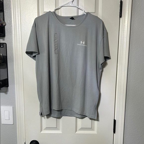 Under Armour Other - Under Armour Men's Light Gray Short Sleeve Tee